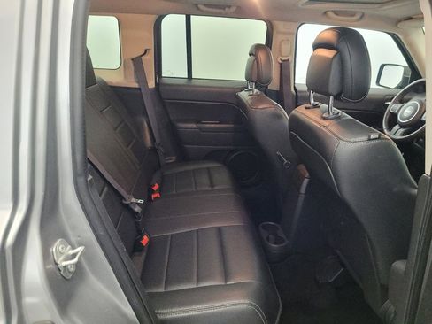 Used 2017 Jeep Patriot High Altitude AWD/4WD image 19