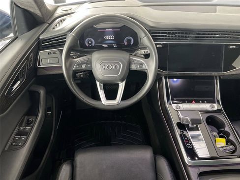 Used 2022 Audi Q8 Prestige AWD/4WD image 23