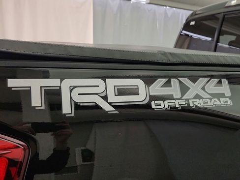 Used 2016 Toyota Tacoma TRD Off-Road AWD/4WD image 35