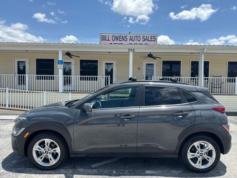 Used 2023 Hyundai Kona SEL FWD image 2