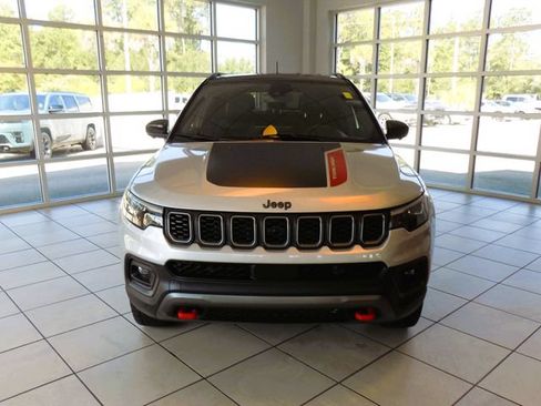 Certified 2024 Jeep Compass Trailhawk w/ Trailhawk Elite Group AWD/4WD image 2