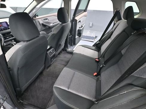 Used 2023 Nissan Rogue SV AWD/4WD image 35