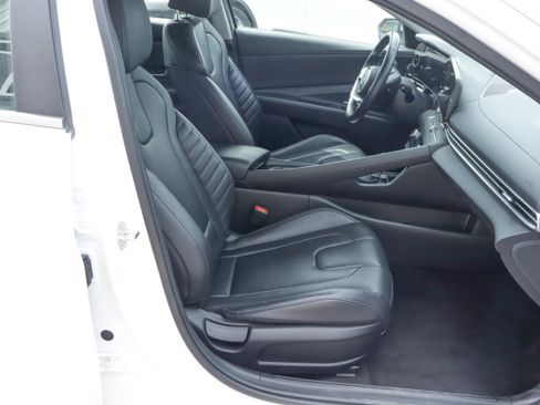 Used 2024 Hyundai Elantra Limited FWD image 24