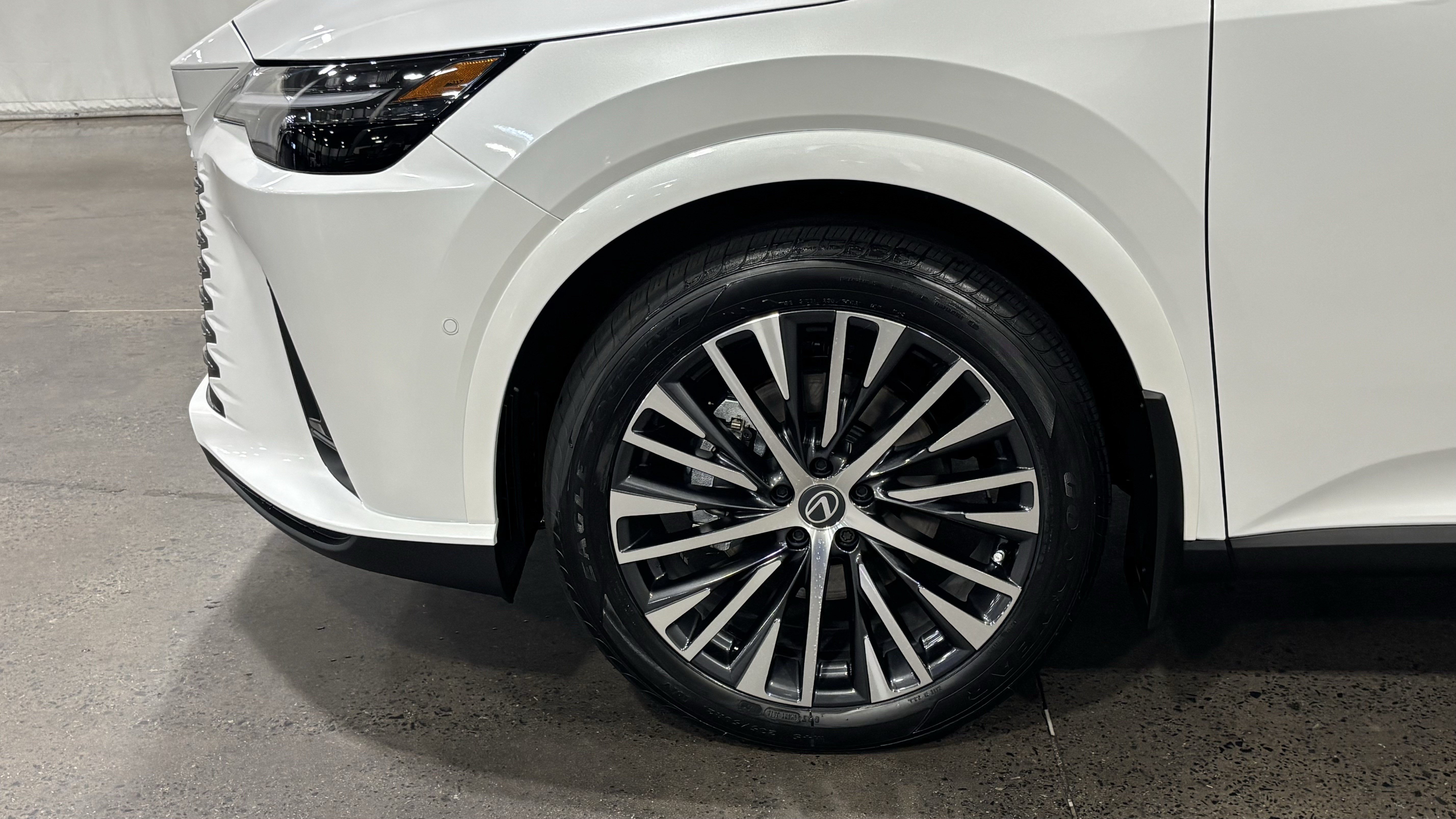 New 2026 Lexus RX 350h AWD/4WD image 8