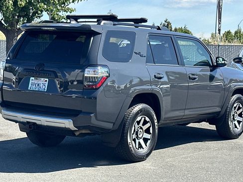 Used 2024 Toyota 4Runner TRD Off-Road Premium w/ Moonroof Package AWD/4WD image 4