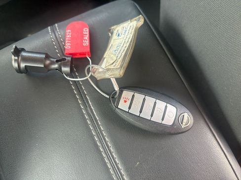 Used 2025 Nissan Altima 2.5 SV FWD image 18