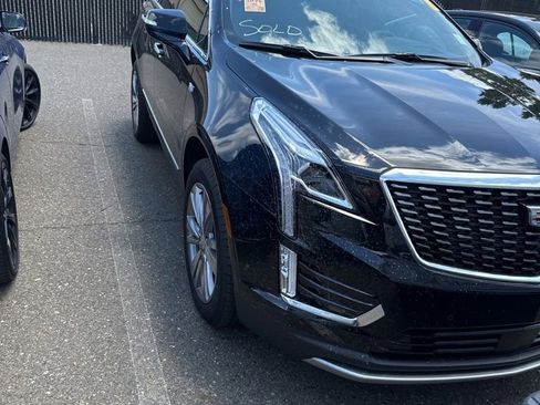 Used 2023 Cadillac XT5 Premium Luxury w/ Platinum Package AWD/4WD image 2