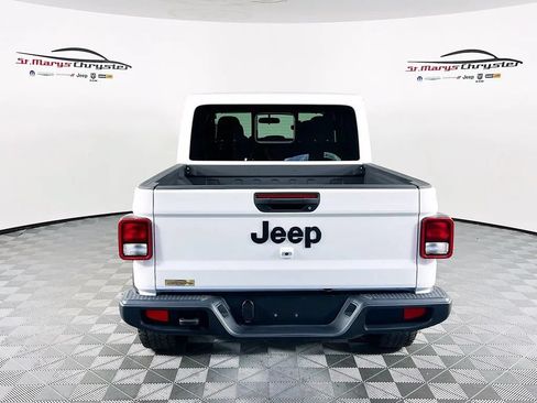 Used 2024 Jeep Gladiator Sport AWD/4WD image 7