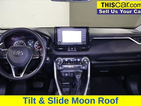 Used 2020 Toyota RAV4 XLE Premium image 18