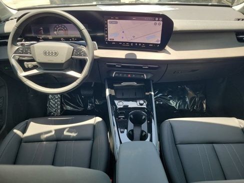 New 2026 Audi Q3 quattro 2.0T AWD/4WD image 2