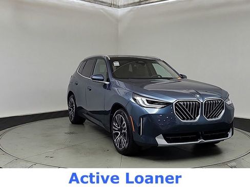 Used 2025 BMW X3 xDrive30i w/ Premium Package AWD/4WD image 2