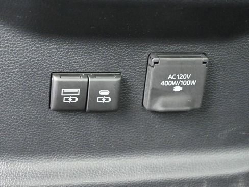 Used 2023 Toyota Tundra Limited image 19