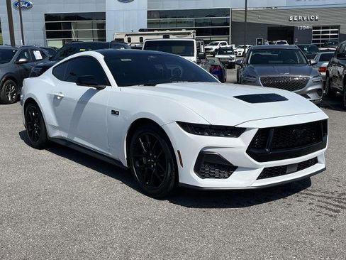 Certified 2025 Ford Mustang GT Premium RWD image 3