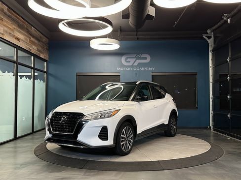 Used 2021 Nissan Kicks SV image 7