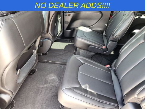 New 2026 Chrysler Pacifica Select FWD image 23