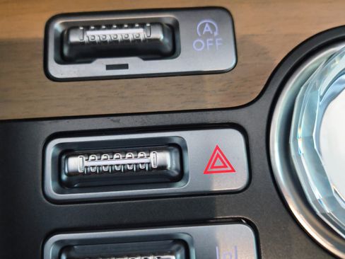 Used 2024 Lincoln Nautilus Reserve w/ Equipment Group 202A image 22