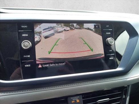 Used 2024 Volkswagen Taos SE FWD image 23