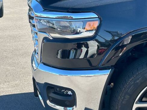 Used 2025 RAM 1500 Laramie AWD/4WD image 13