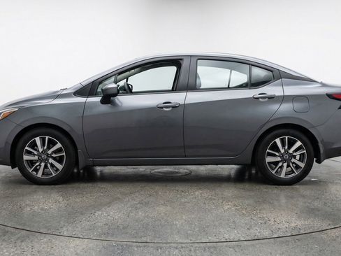 Used 2025 Nissan Versa SV image 5
