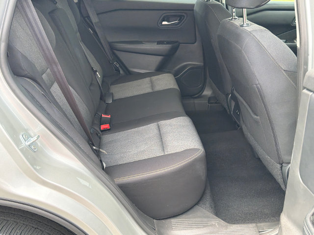 Used 2025 Nissan Rogue SV FWD image 15