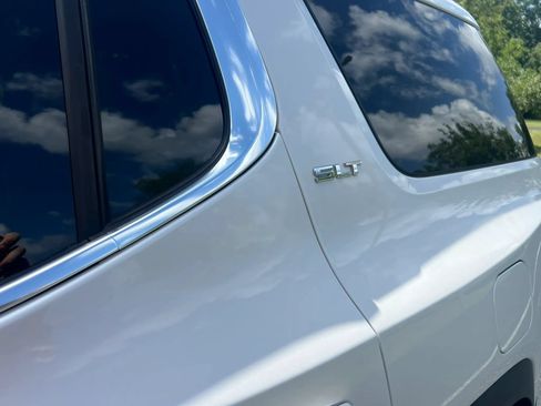 Used 2019 GMC Acadia SLT w/ LPO, Floor Liner Package AWD/4WD image 9