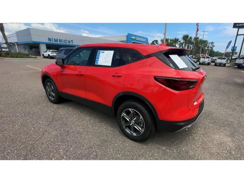 Used 2025 Chevrolet Blazer LT FWD image 4