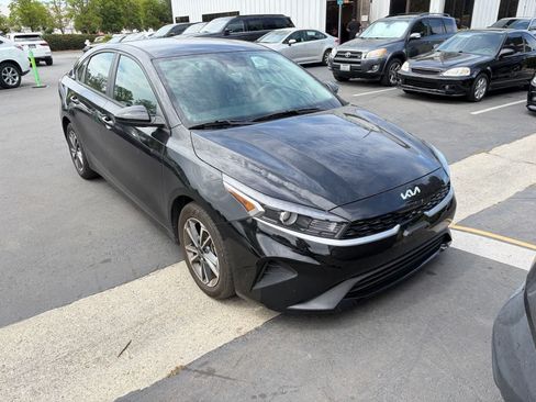 Used 2024 Kia Forte LXS FWD image 2