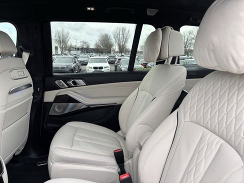 Certified 2024 BMW X7 xDrive40i w/ Executive Package image 31