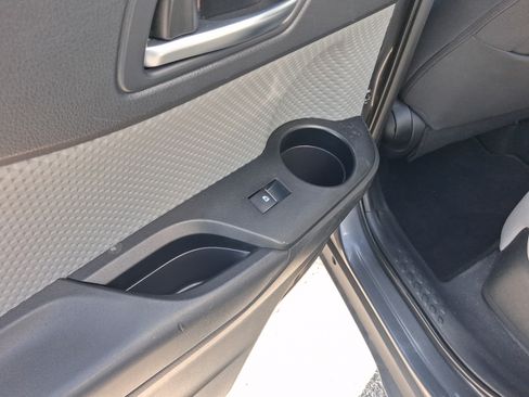 Used 2019 Toyota C-HR XLE FWD image 25