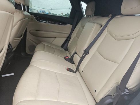 Used 2017 Cadillac XT5 Luxury w/ Driver Awareness Package AWD/4WD image 11