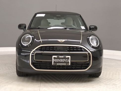 New 2026 MINI Cooper 2-Door Hardtop FWD image 4
