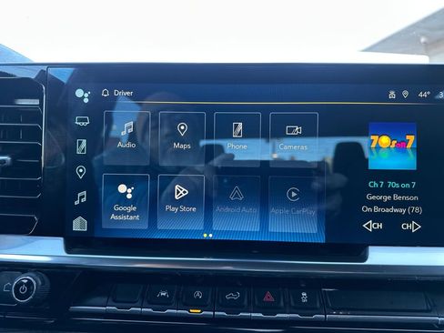 Used 2022 Chevrolet Silverado 1500 LT image 16