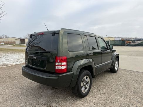 Used 2010 Jeep Liberty Sport image 5
