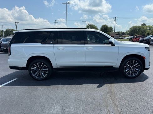 Used 2022 Cadillac Escalade ESV Sport image 7