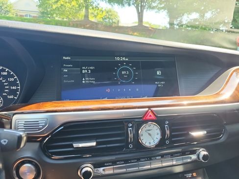 Used 2018 Genesis G90 5.0 Ultimate RWD image 38