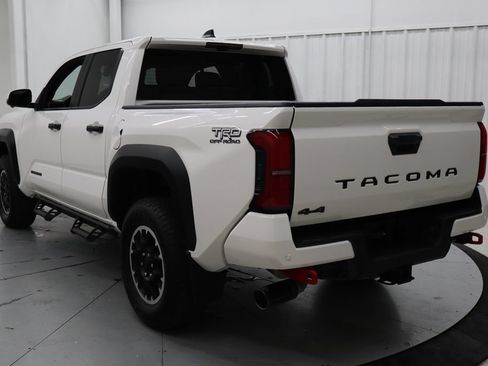 Used 2024 Toyota Tacoma TRD Off-Road w/ TRD Off Road Premium Package AWD/4WD image 5