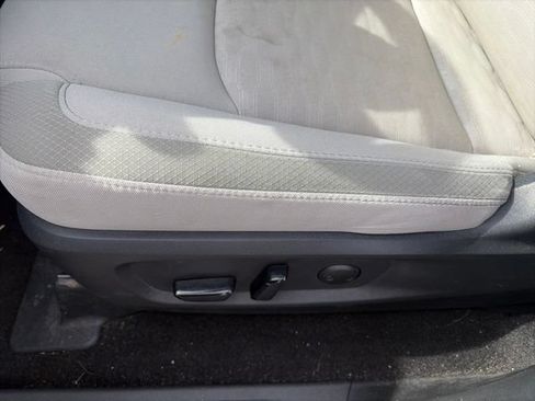 Used 2024 Nissan Pathfinder SV AWD/4WD image 18