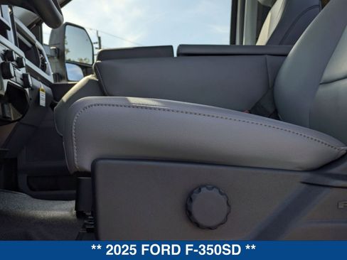 New 2025 Ford F350 XL w/ XL Chrome Package AWD/4WD image 15