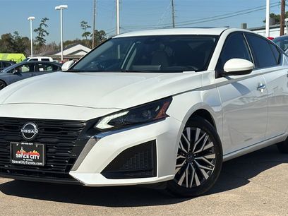 Used 2023 Nissan Altima 2.5 SV w/ SV Premium Package