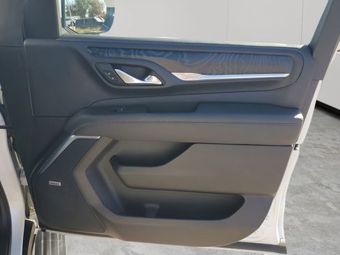 Used 2021 GMC Yukon Denali w/ Denali Premium Package image 13