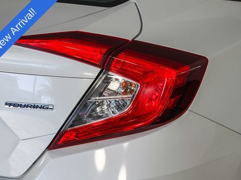 Used 2017 Honda Civic Touring image 9