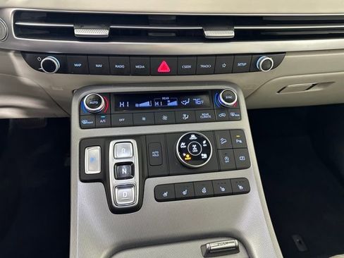 Used 2023 Hyundai Palisade Limited w/ Cargo Package image 24