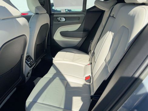 Certified 2023 Volvo XC40 B5 Plus w/ Climate Package image 21