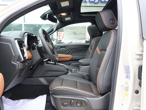 New 2026 GMC Canyon AT4 w/ Nightfall Edition AWD/4WD image 13