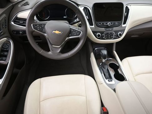 Used 2024 Chevrolet Malibu LT FWD image 11