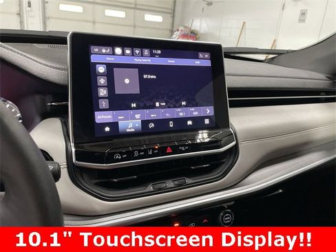 Used 2024 Jeep Compass Limited image 23