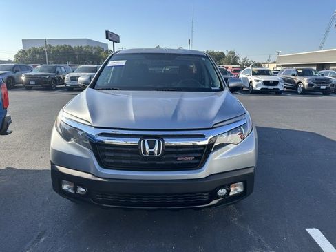 Used 2019 Honda Ridgeline Sport image 2