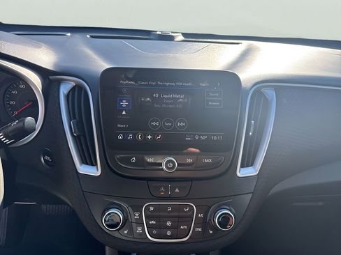 Used 2024 Chevrolet Malibu LT image 12