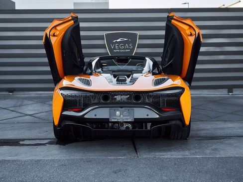 Used 2025 McLaren Artura Spider RWD image 31