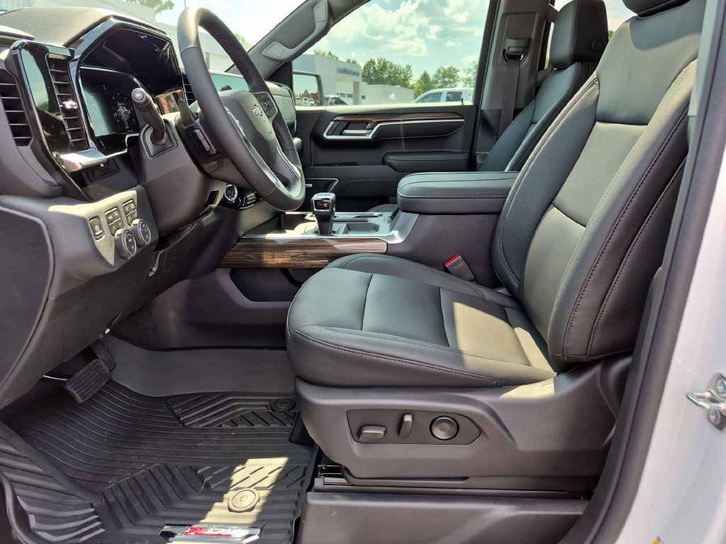New 2026 Chevrolet Silverado 1500 RST AWD/4WD image 16